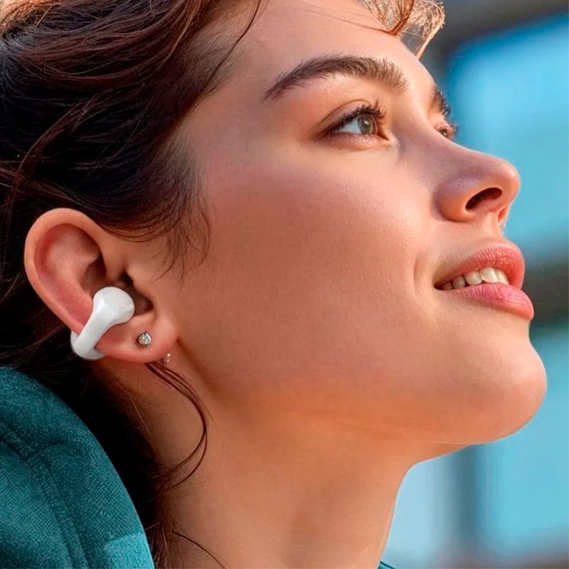 COOL Clip White Bluetooth Stereo Earbuds