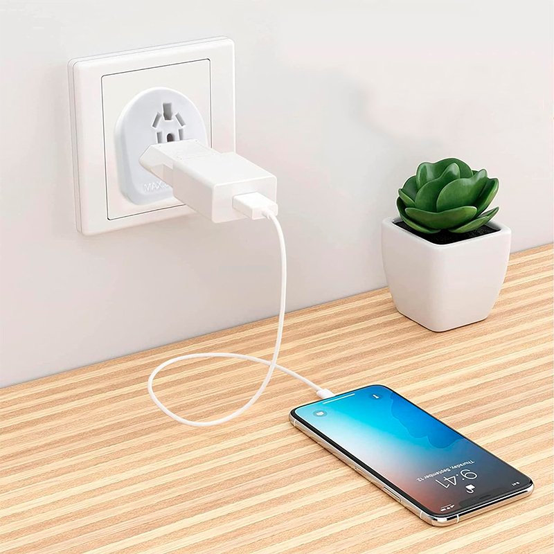 Universal Charger International Adapter (World to Europe) COOL
